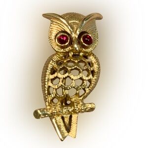 Gold tone Owl Brooch with Red Gem Eyes